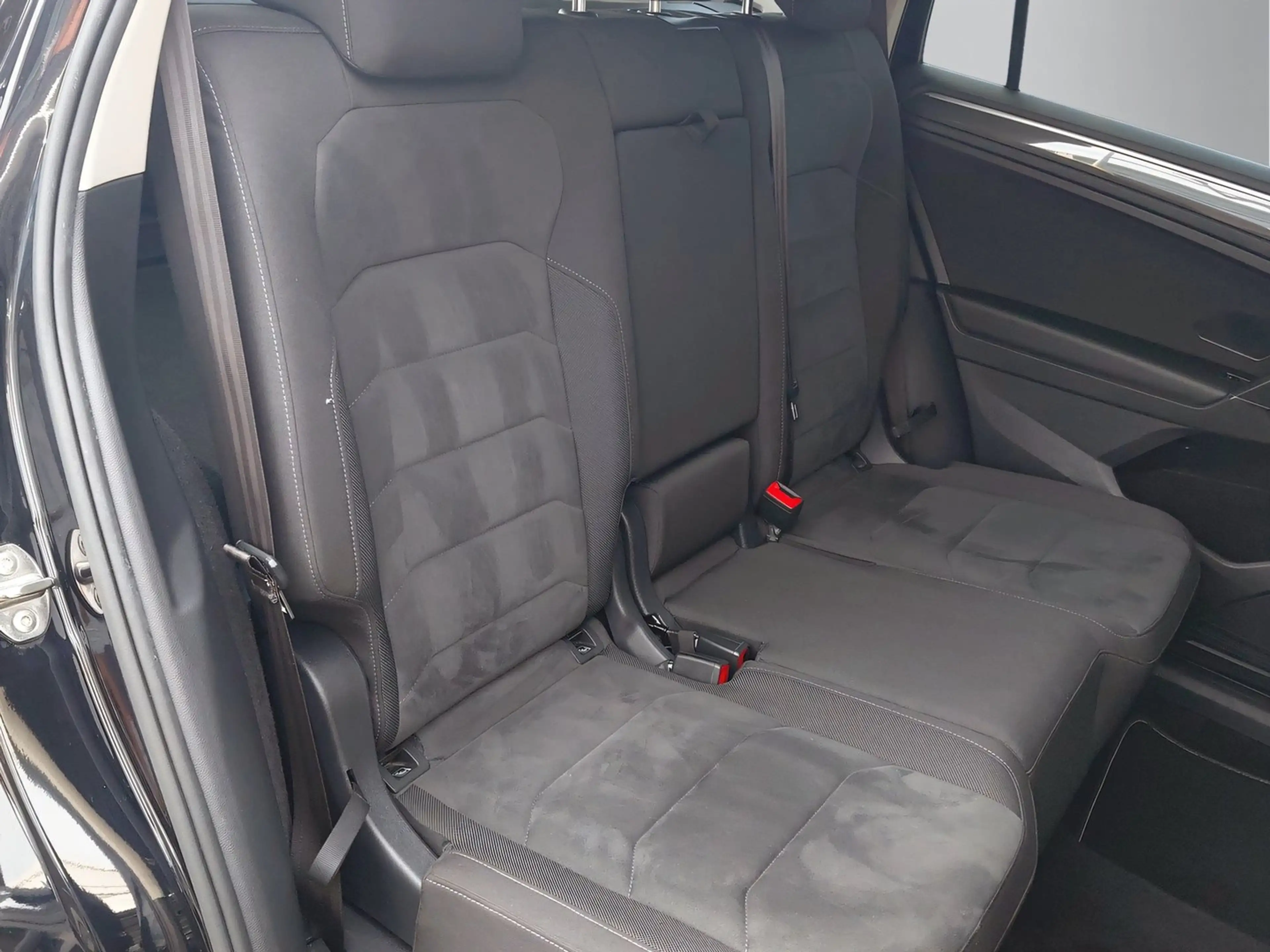 Volkswagen Tiguan Allspace HL TSI OPF DSG 5-Sitzer — photo 12