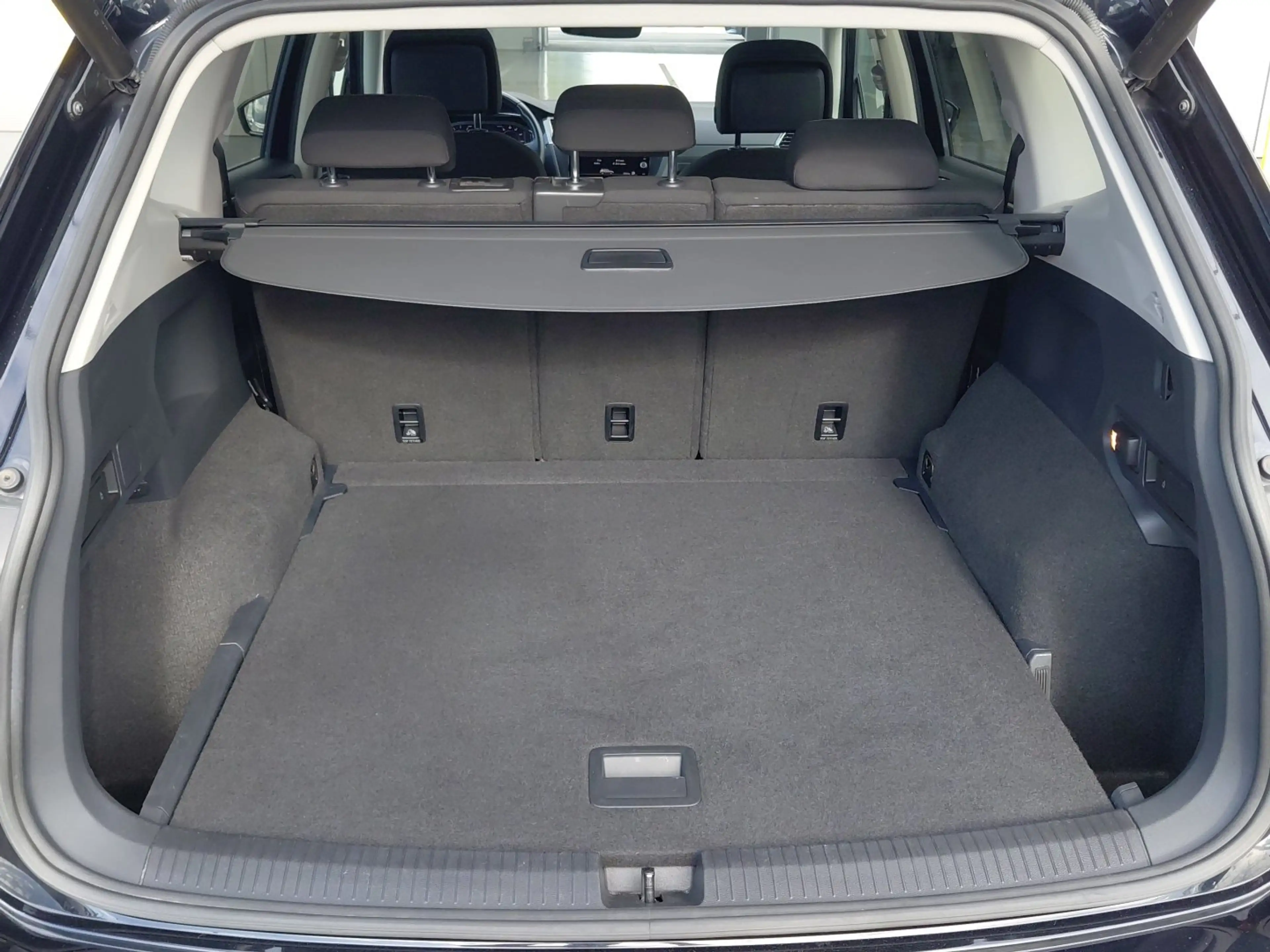 Volkswagen Tiguan Allspace HL TSI OPF DSG 5-Sitzer — photo 13