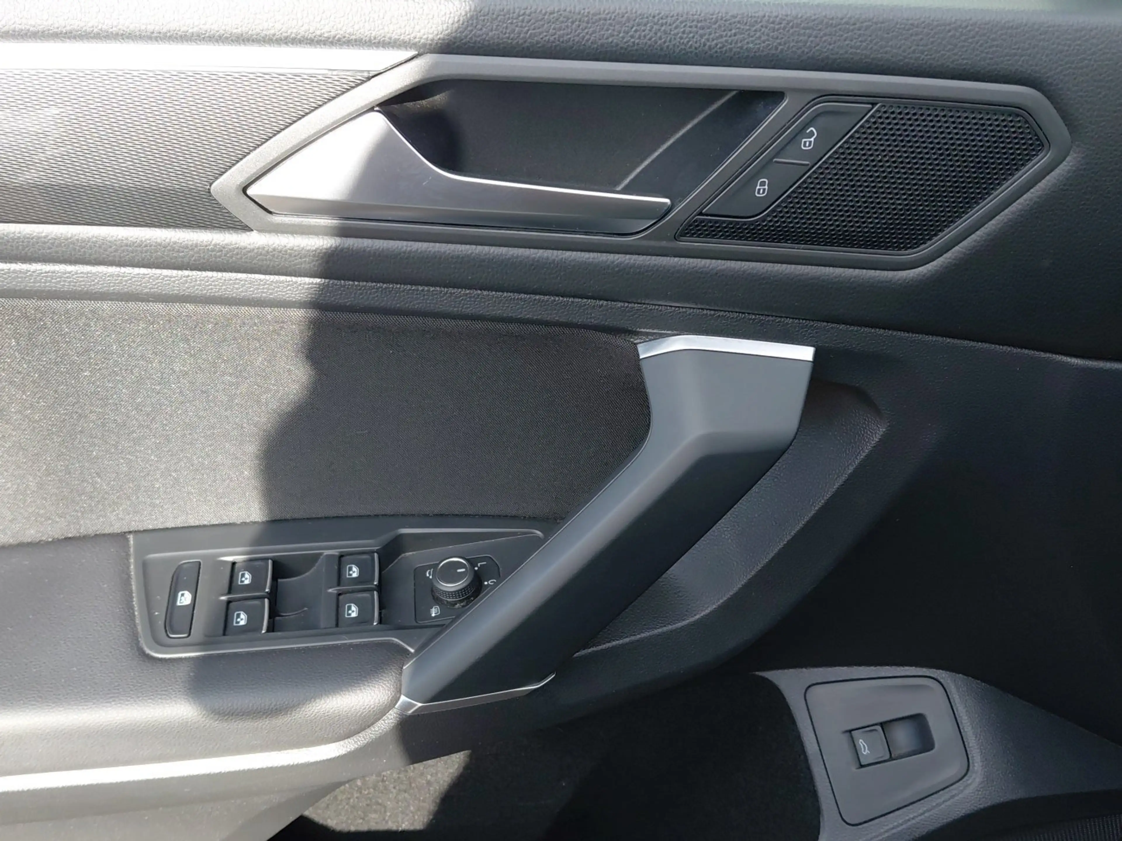 Volkswagen Tiguan Allspace HL TSI OPF DSG 5-Sitzer — photo 15