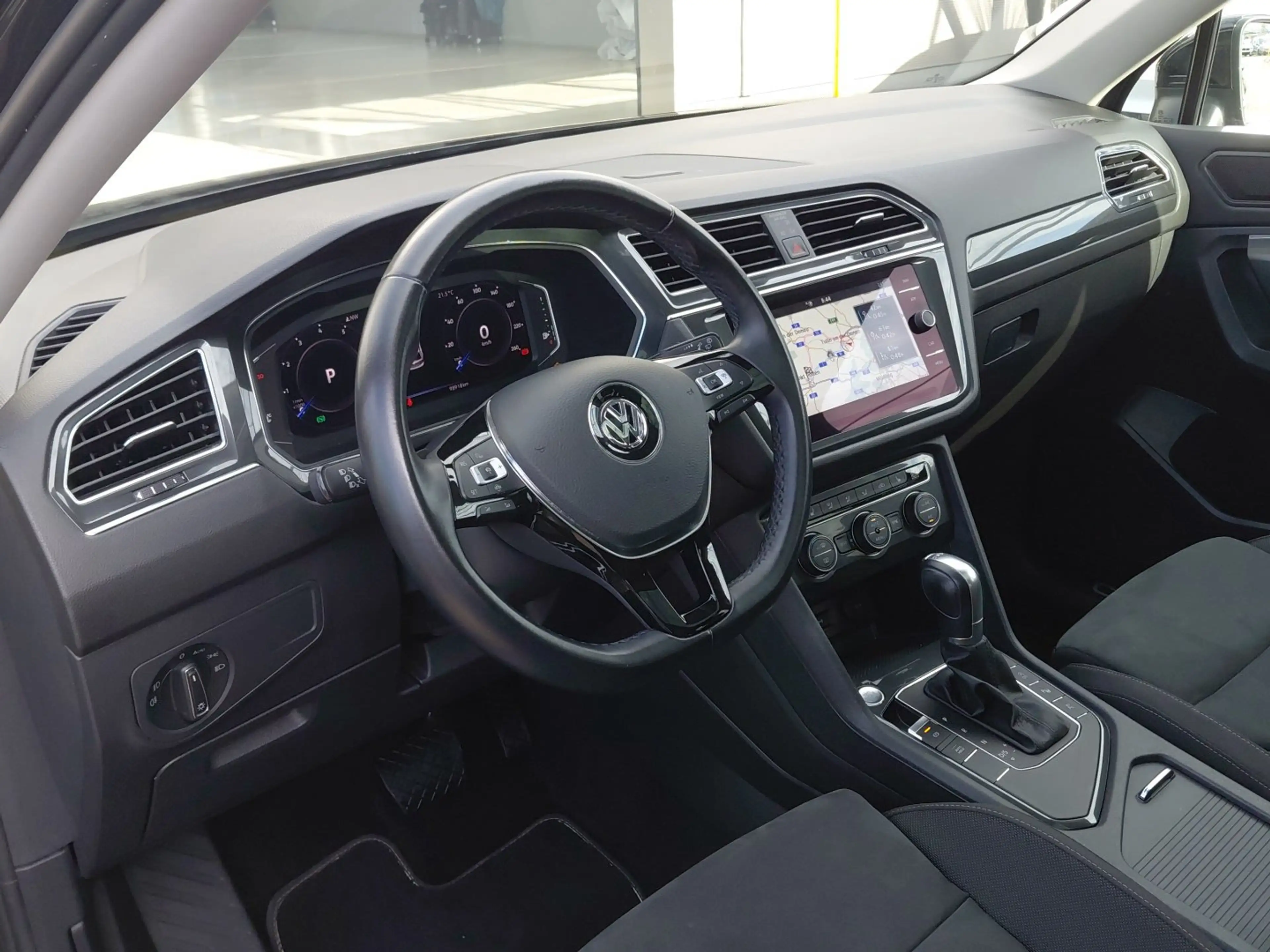 Volkswagen Tiguan Allspace HL TSI OPF DSG 5-Sitzer — photo 8