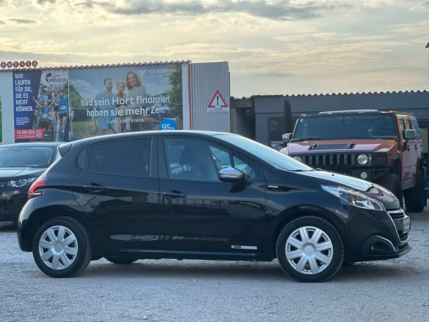 Peugeot 208 1.2 Style *Finanzierung*Navi*Wenig KM* Schwarz - 1