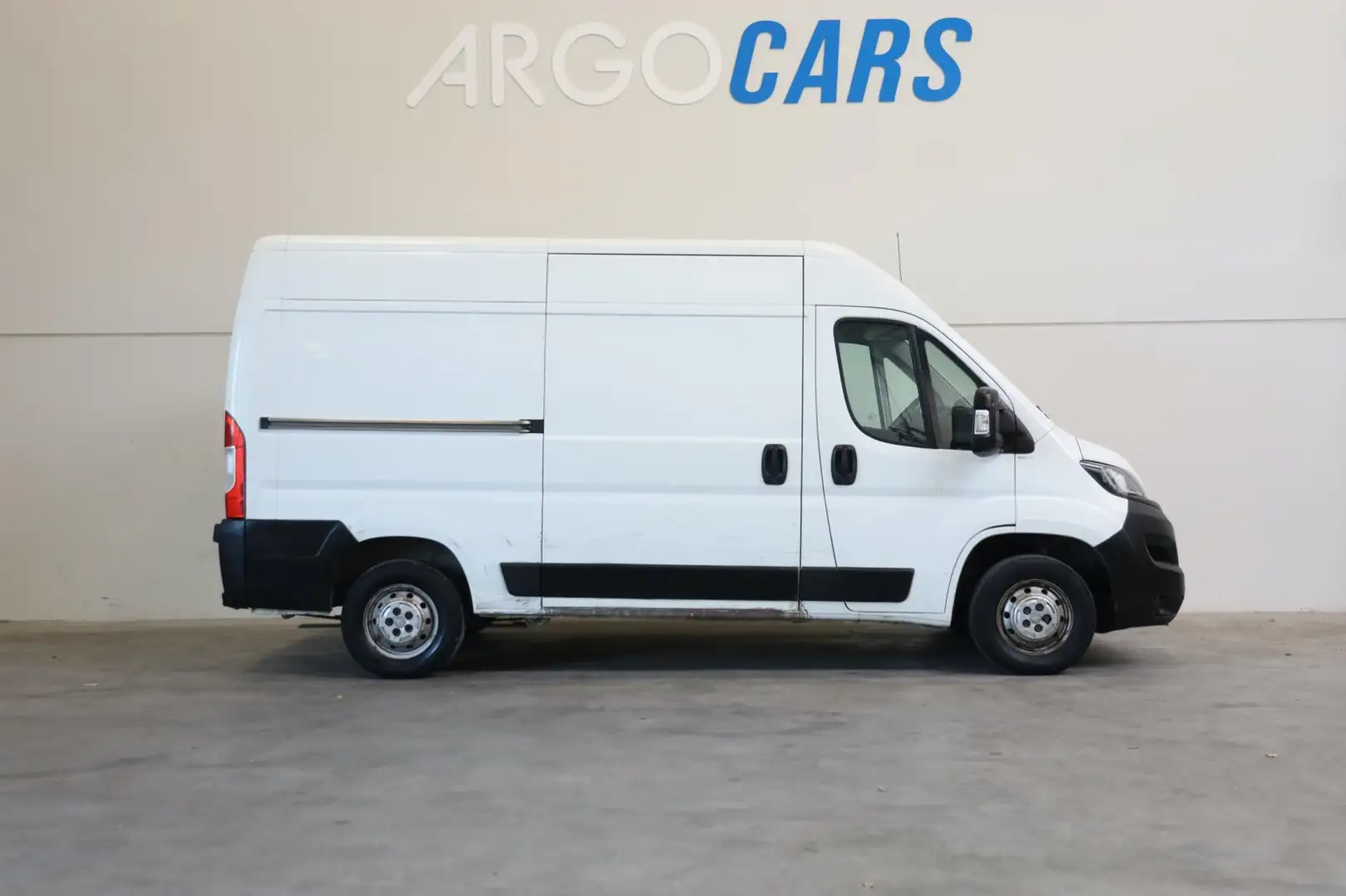 Peugeot Boxer 2.0 BlueHDI L2/H2 165PK TREKHAAK AIRCO NAVI CRUISE Blanc - 2