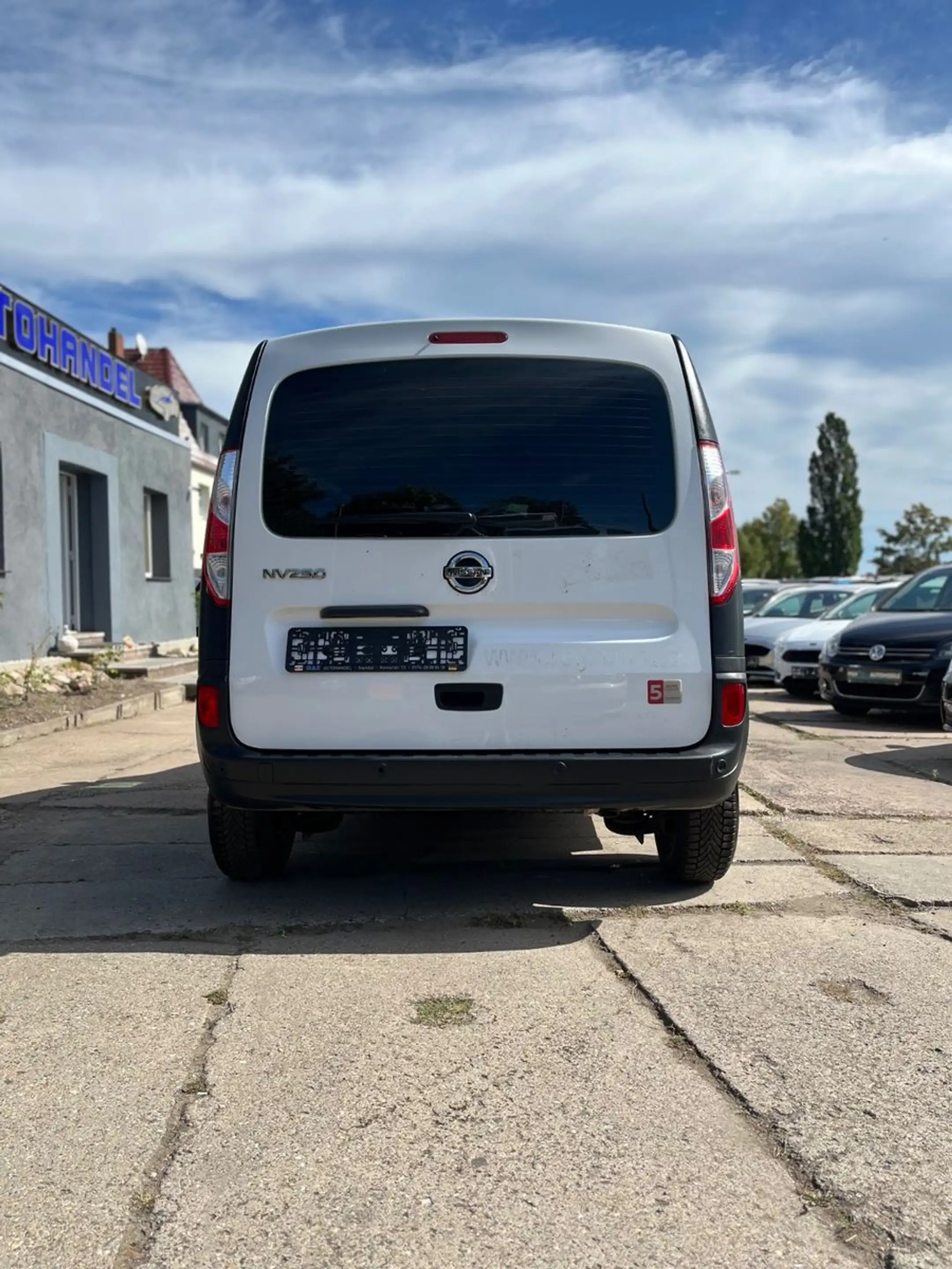 Nissan NV250 — photo 7