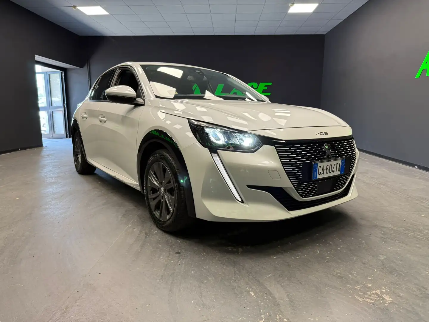 Peugeot 208 208 II 2019 e-208 Allure 100kW Bianco - 1