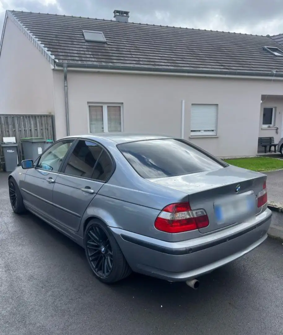 BMW 320 Touring 320d - 2
