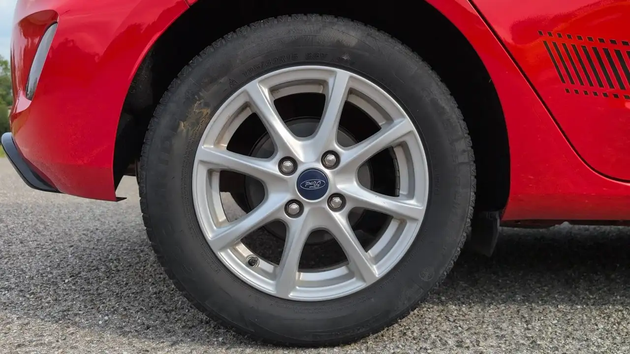 Ford Fiesta 5 portes — photo 16
