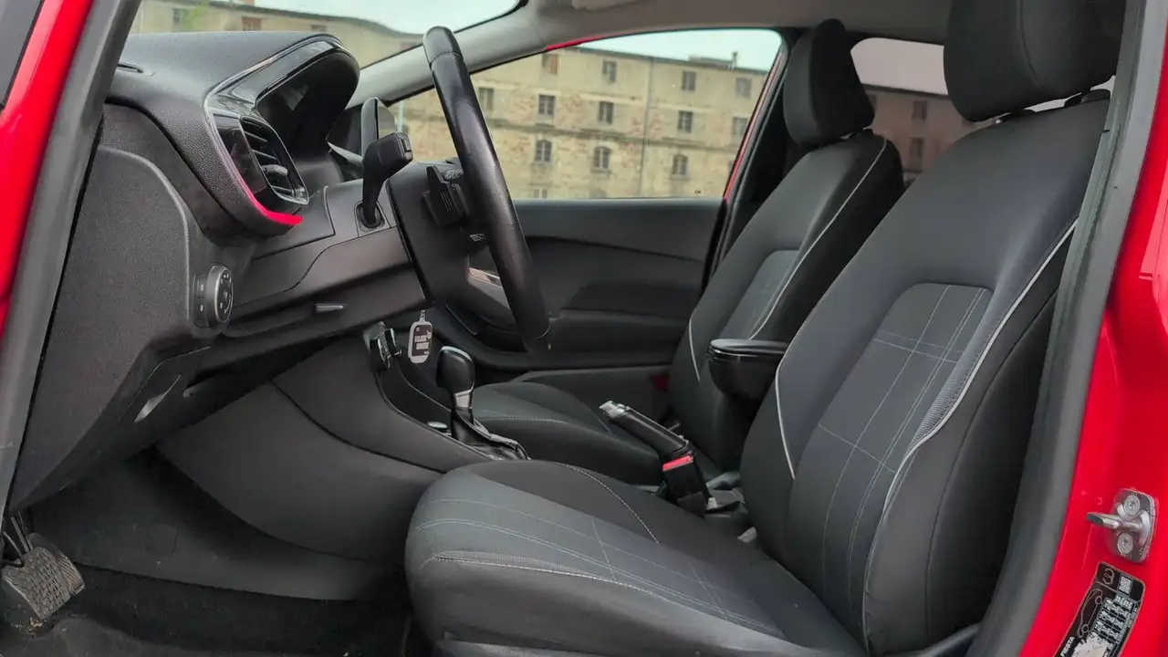 Ford Fiesta 5 portes — photo 25