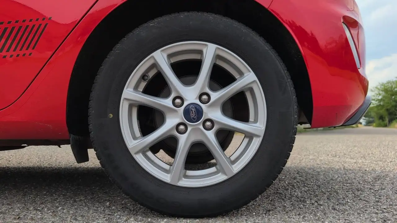 Ford Fiesta 5 portes — photo 19