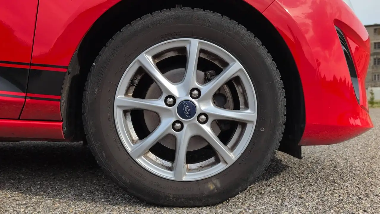 Ford Fiesta 5 portes — photo 17