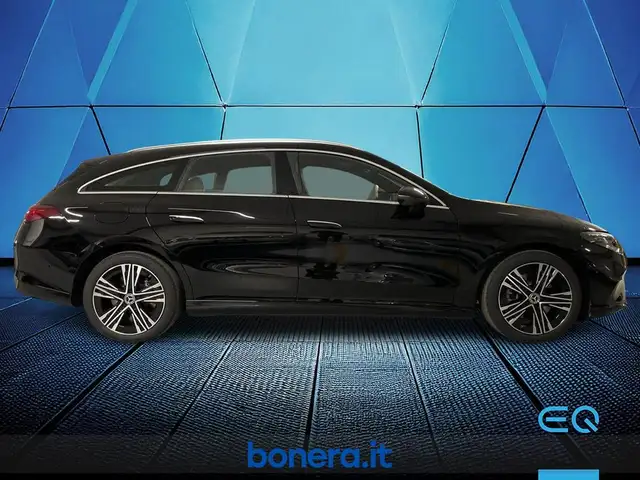 Mercedes-Benz 250 view 4