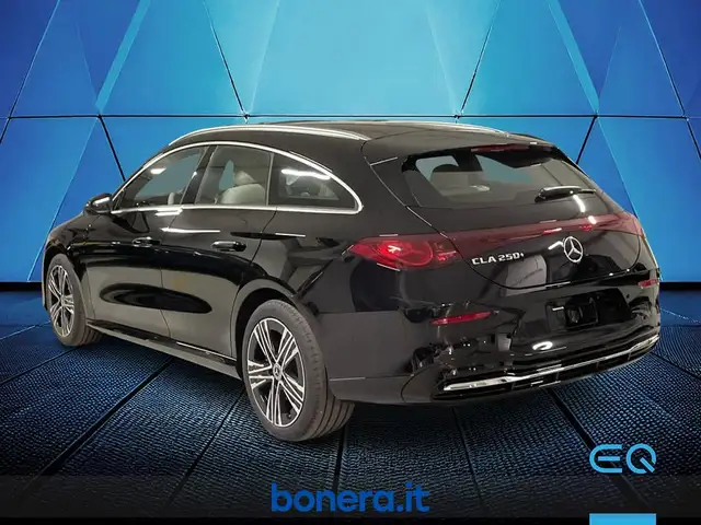 Mercedes-Benz 250 view 7