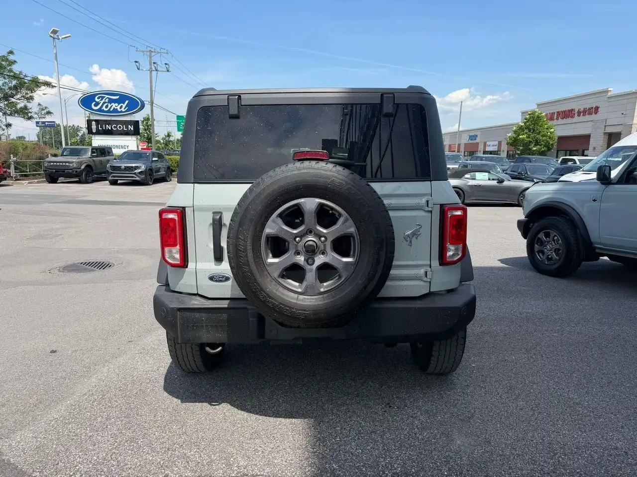 Ford Bronco photo Ford Bronco