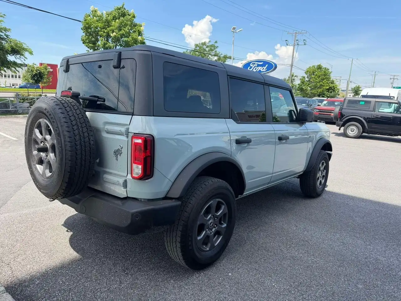 Ford Bronco photo Ford Bronco