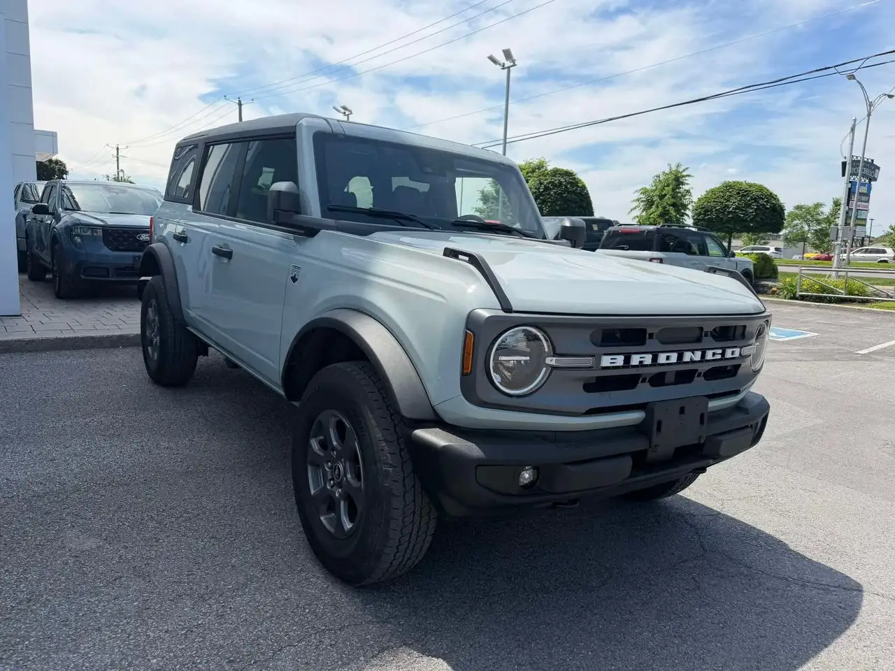 Ford Bronco photo Ford Bronco
