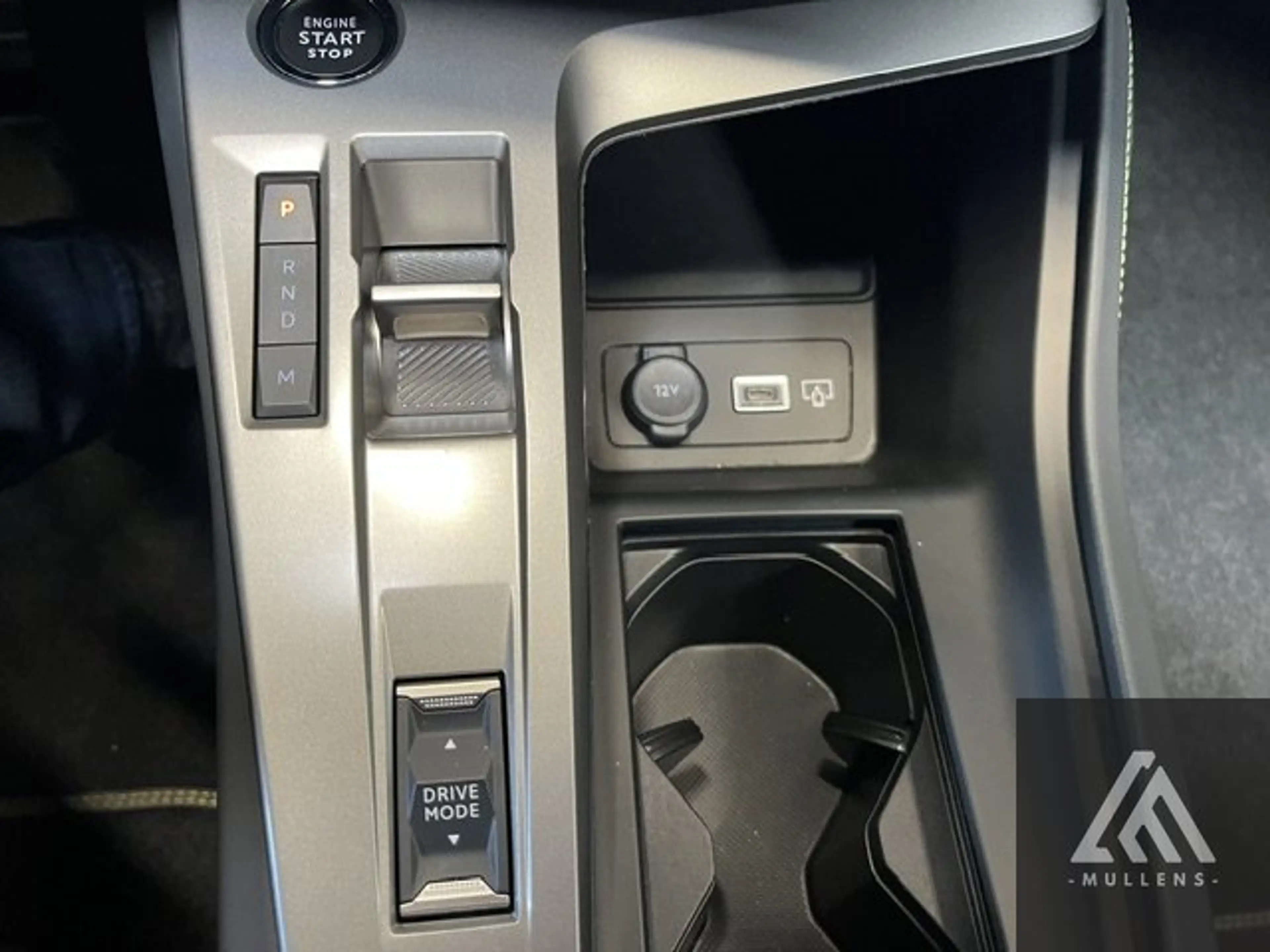 Peugeot 408 Hybrid GT e-DSC6 — photo 13