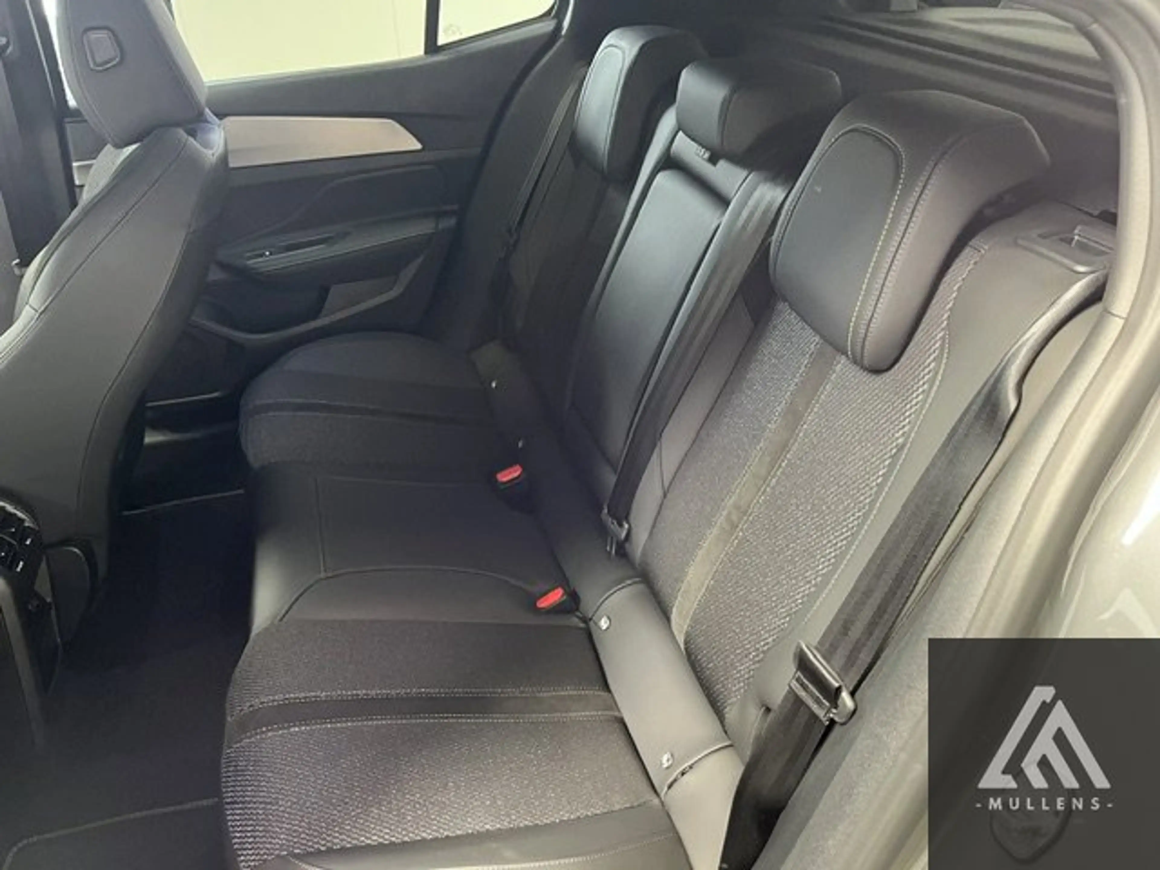 Peugeot 408 Hybrid GT e-DSC6 — photo 12