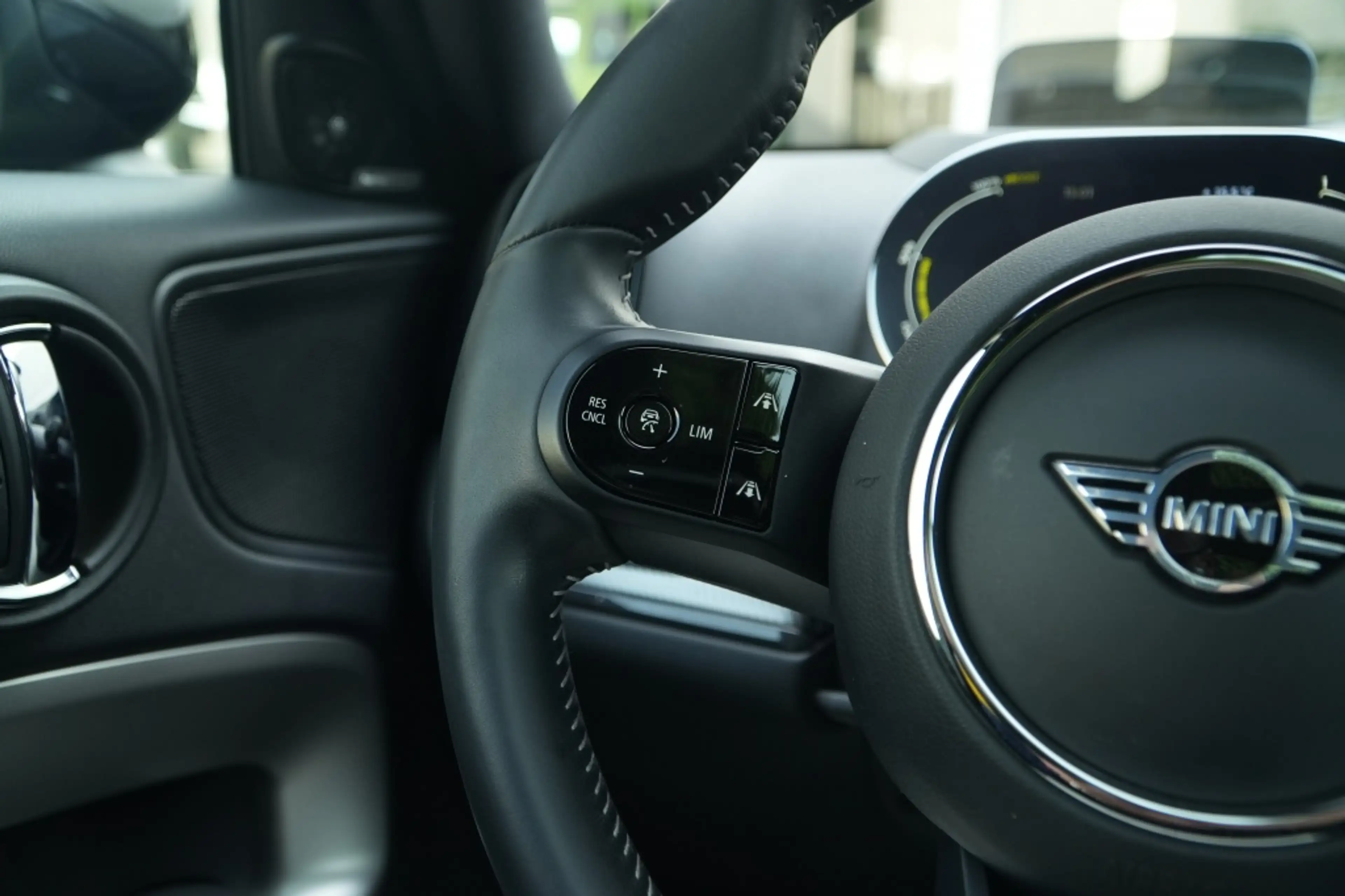 MINI Cooper SE Countryman Mini 2.0 ALL4 I Pano I ACC I Head-up — photo 11