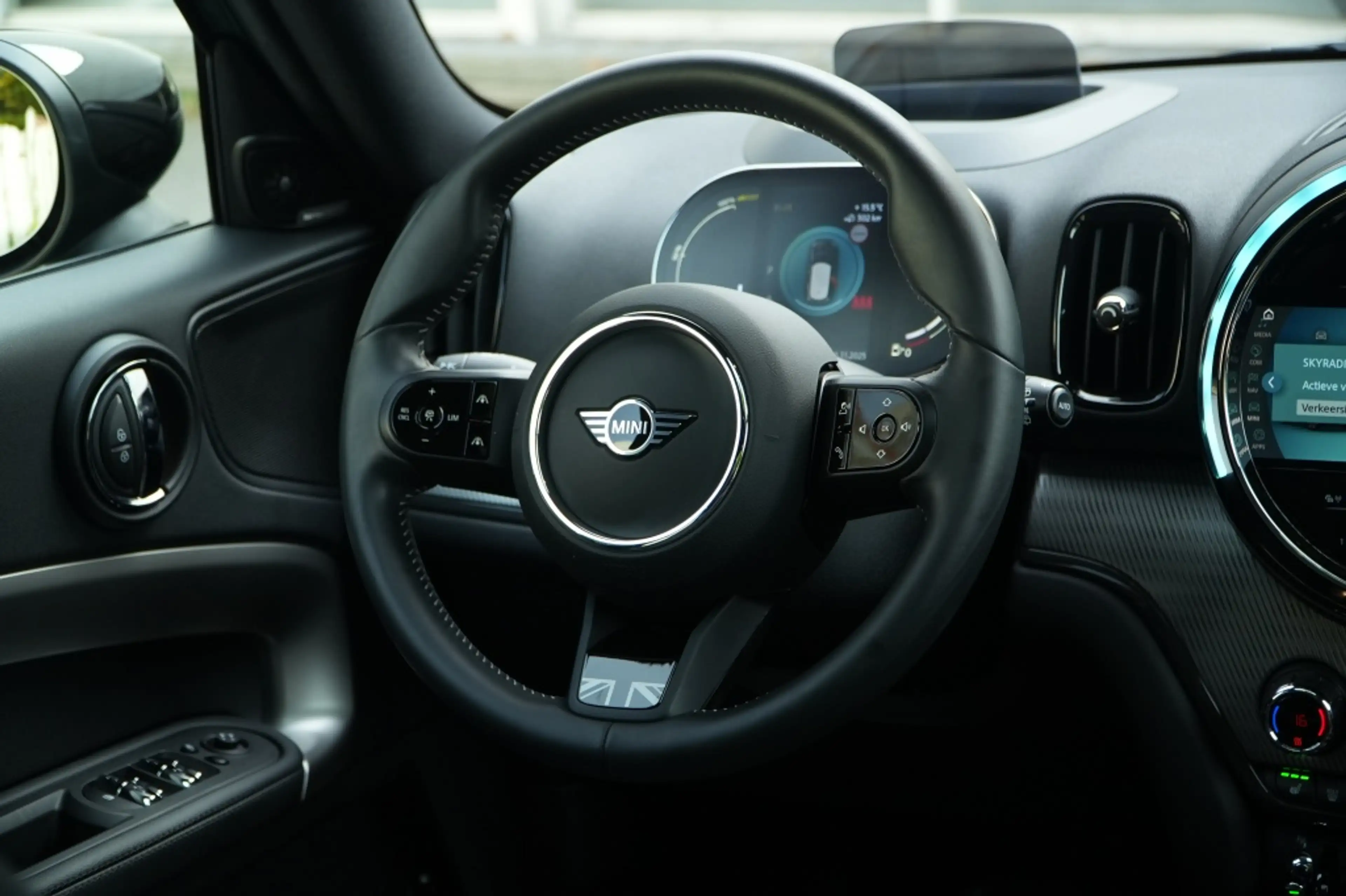 MINI Cooper SE Countryman Mini 2.0 ALL4 I Pano I ACC I Head-up — photo 12
