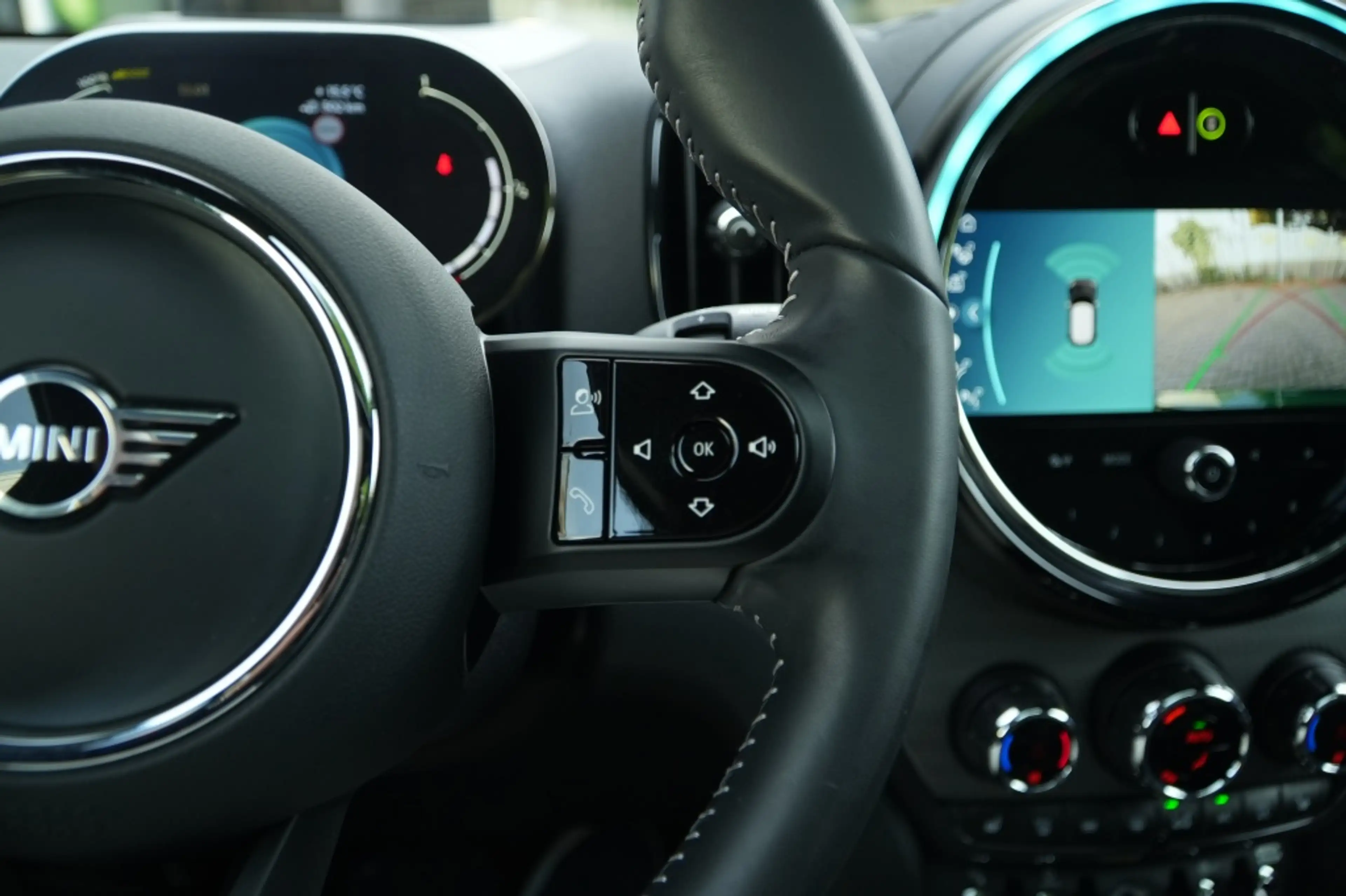 MINI Cooper SE Countryman Mini 2.0 ALL4 I Pano I ACC I Head-up — photo 14