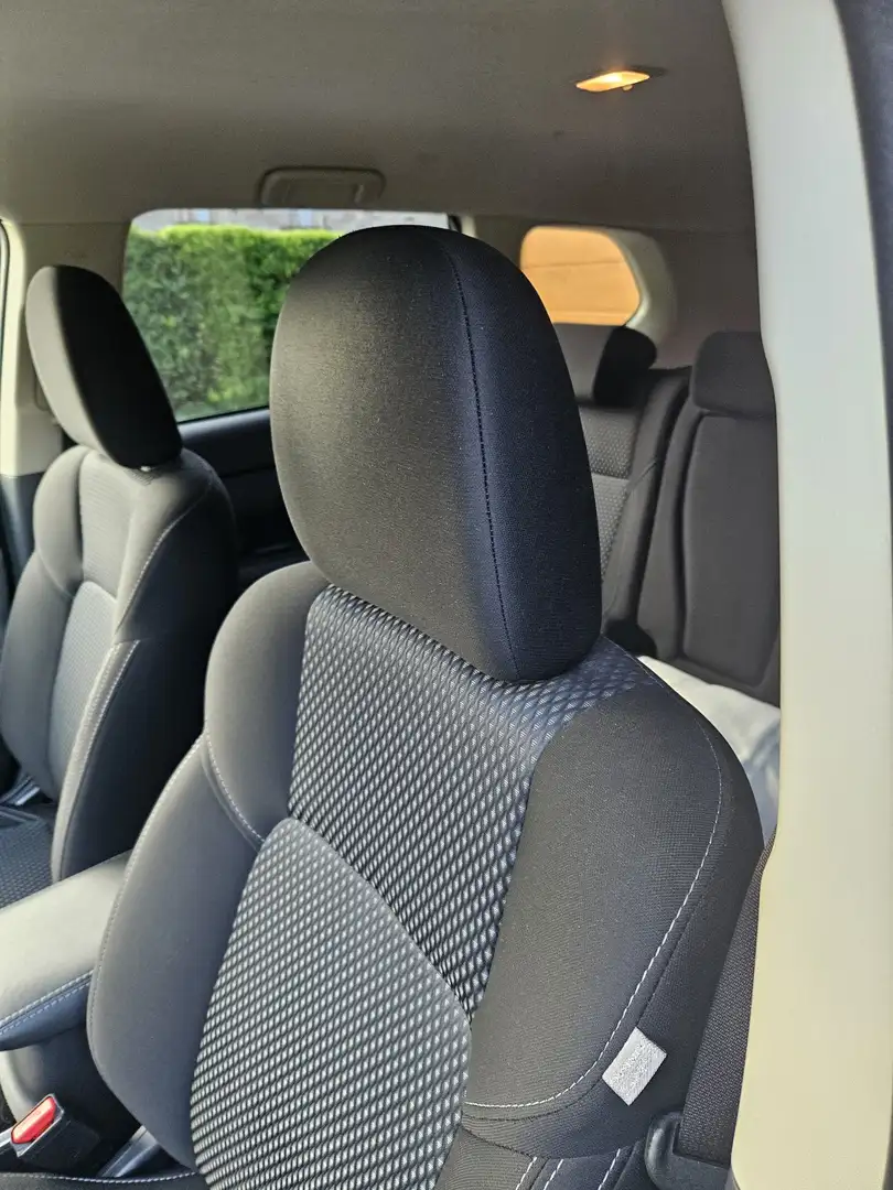 Mitsubishi Outlander 2.0i 2WD Invite 5S - 2