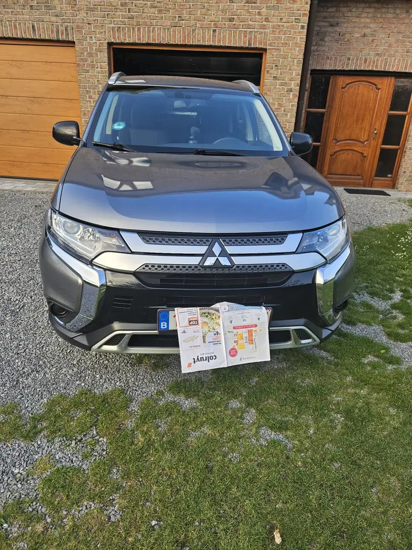 Mitsubishi Outlander 2.0i 2WD Invite 5S - 1
