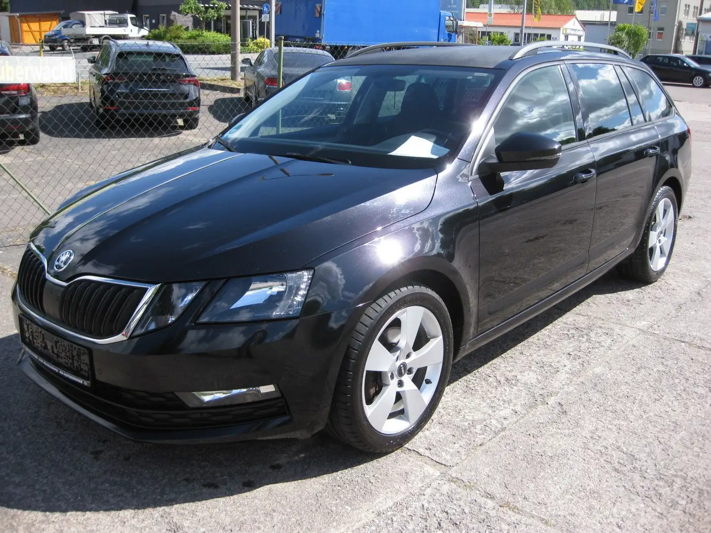Skoda Octavia Combi Ambition**4xSitzhzg** Noir - 1