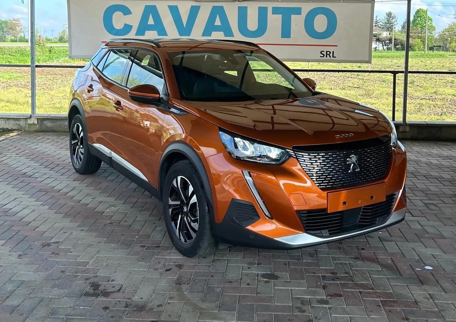 Peugeot 2008 PureTech 100 S&S Allure brončana - 1