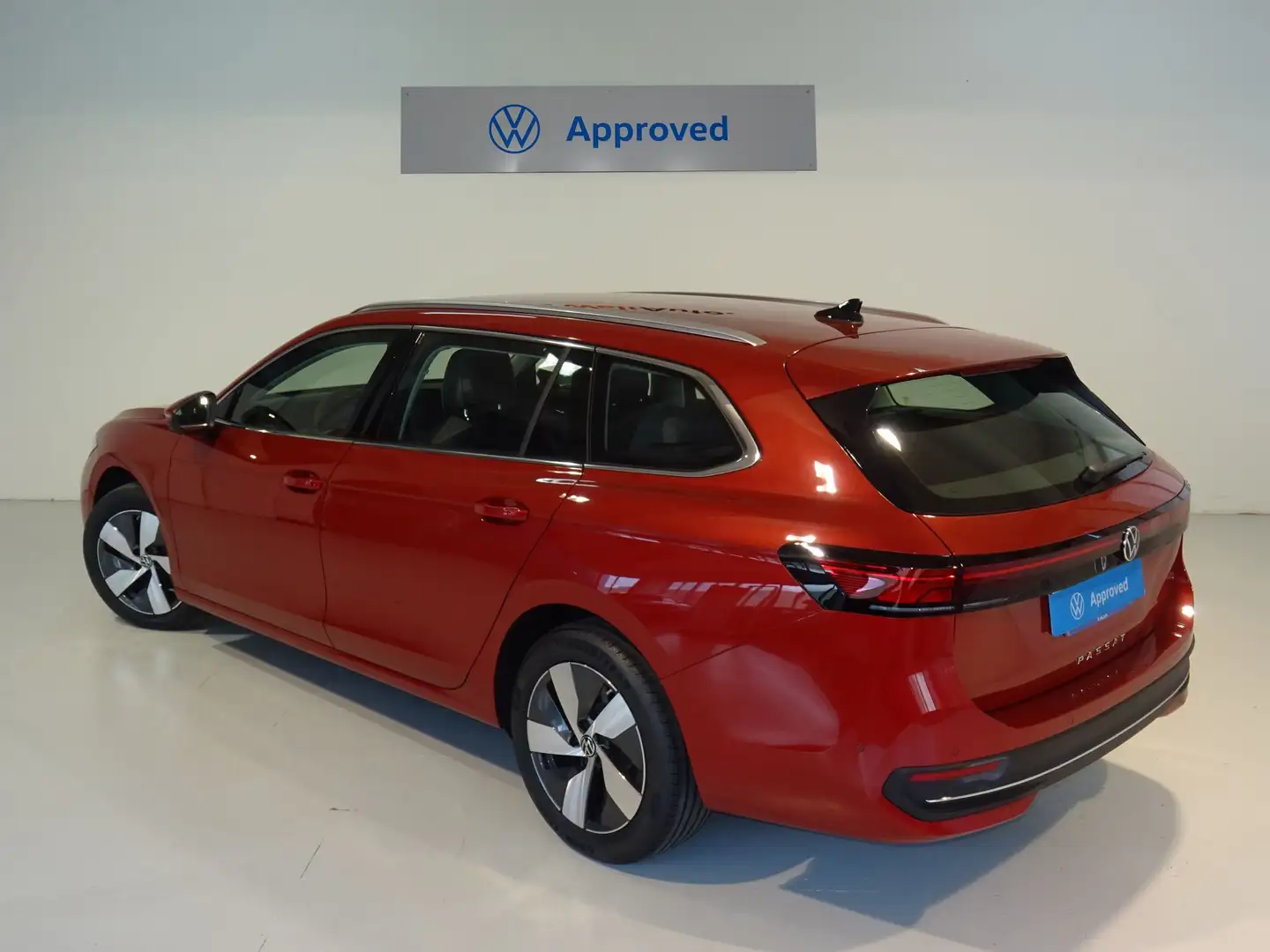 Volkswagen Passat 2.0TDI Business DGS7 110kW Rojo - 2