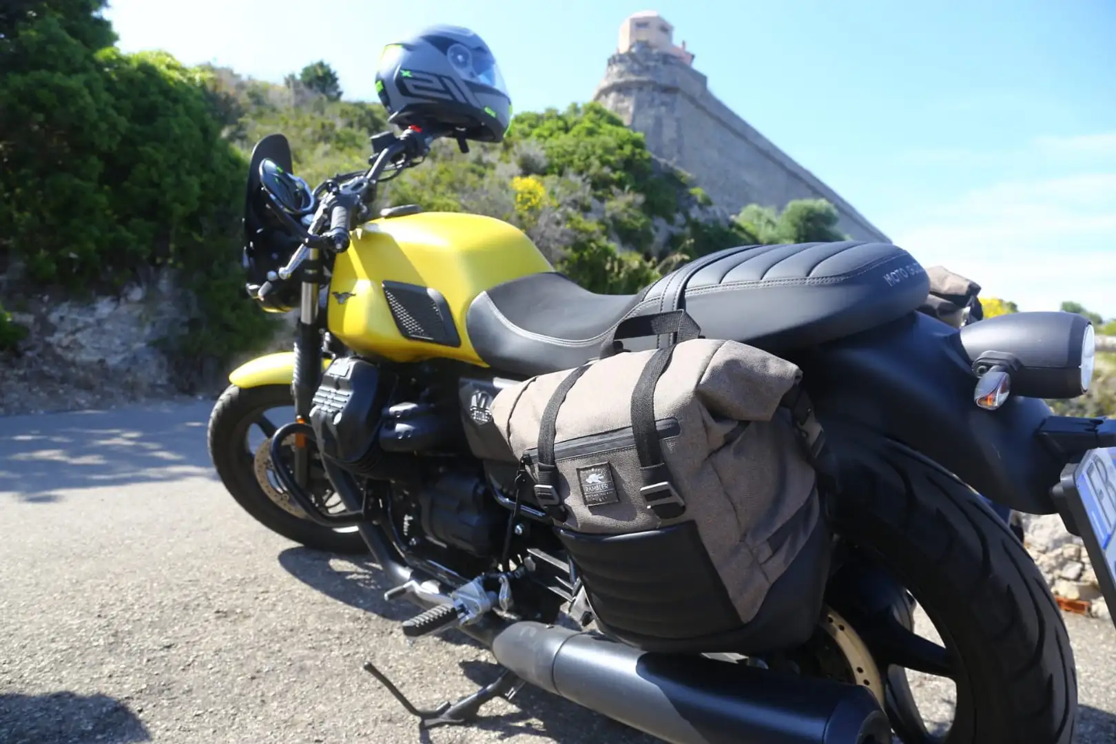 Moto Guzzi V 7 stone 850 - 2