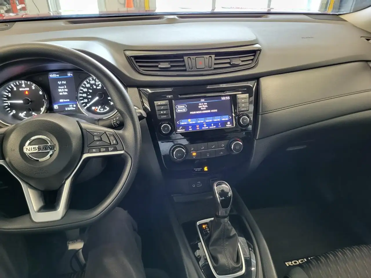 Nissan Rogue снимка Nissan Rogue