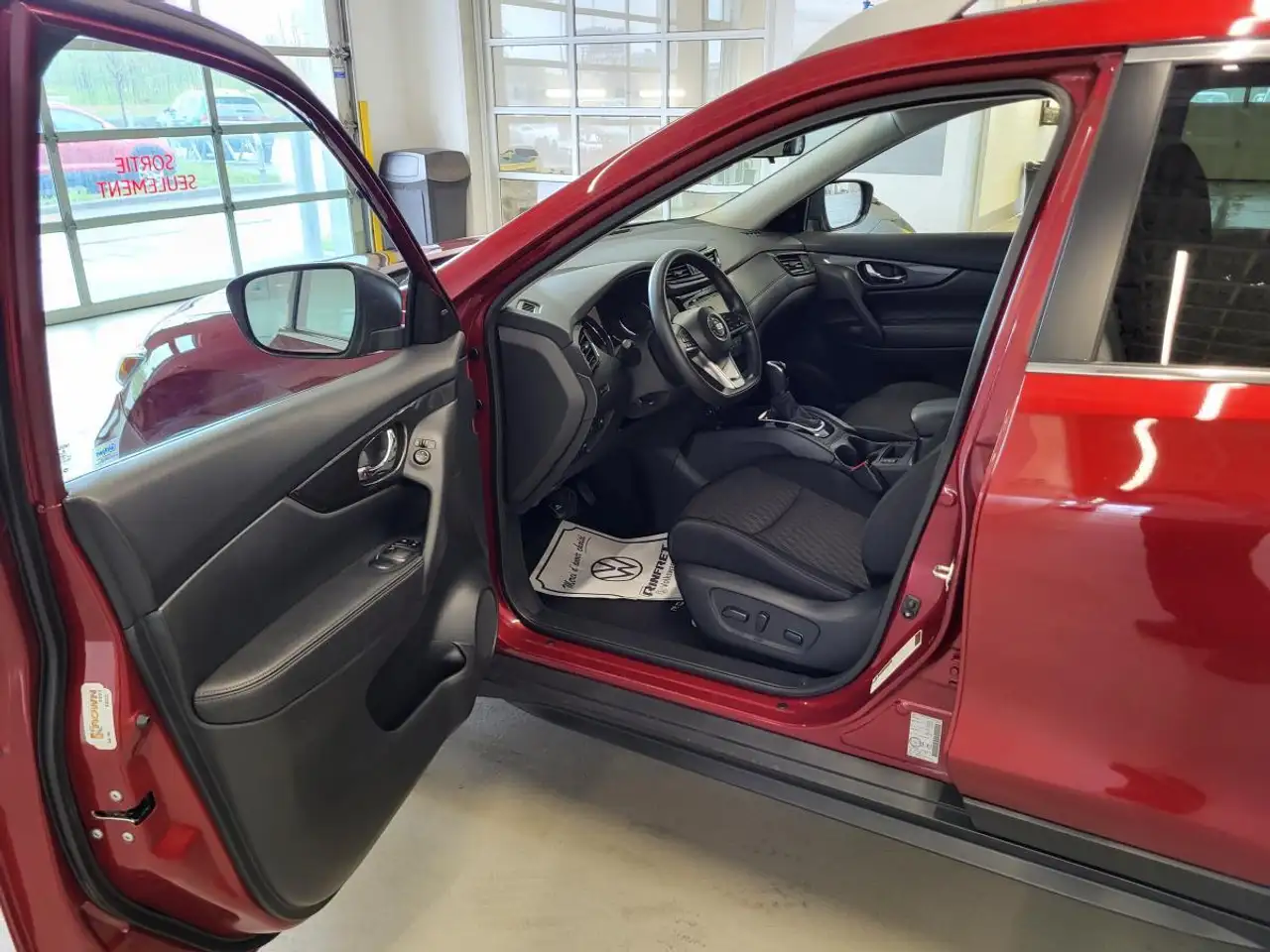 Nissan Rogue снимка Nissan Rogue