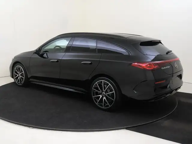 Mercedes-Benz Cla view 3