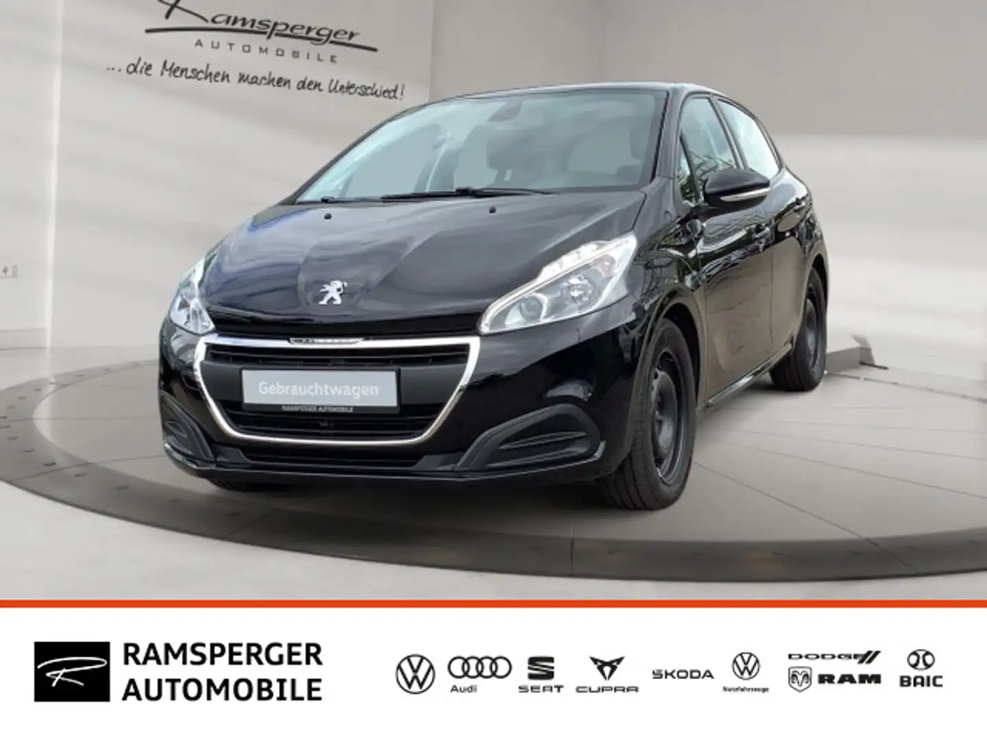 Peugeot 208 C 1.2 Klima GRA Klima SHZ Kamera PDC Schwarz - 1