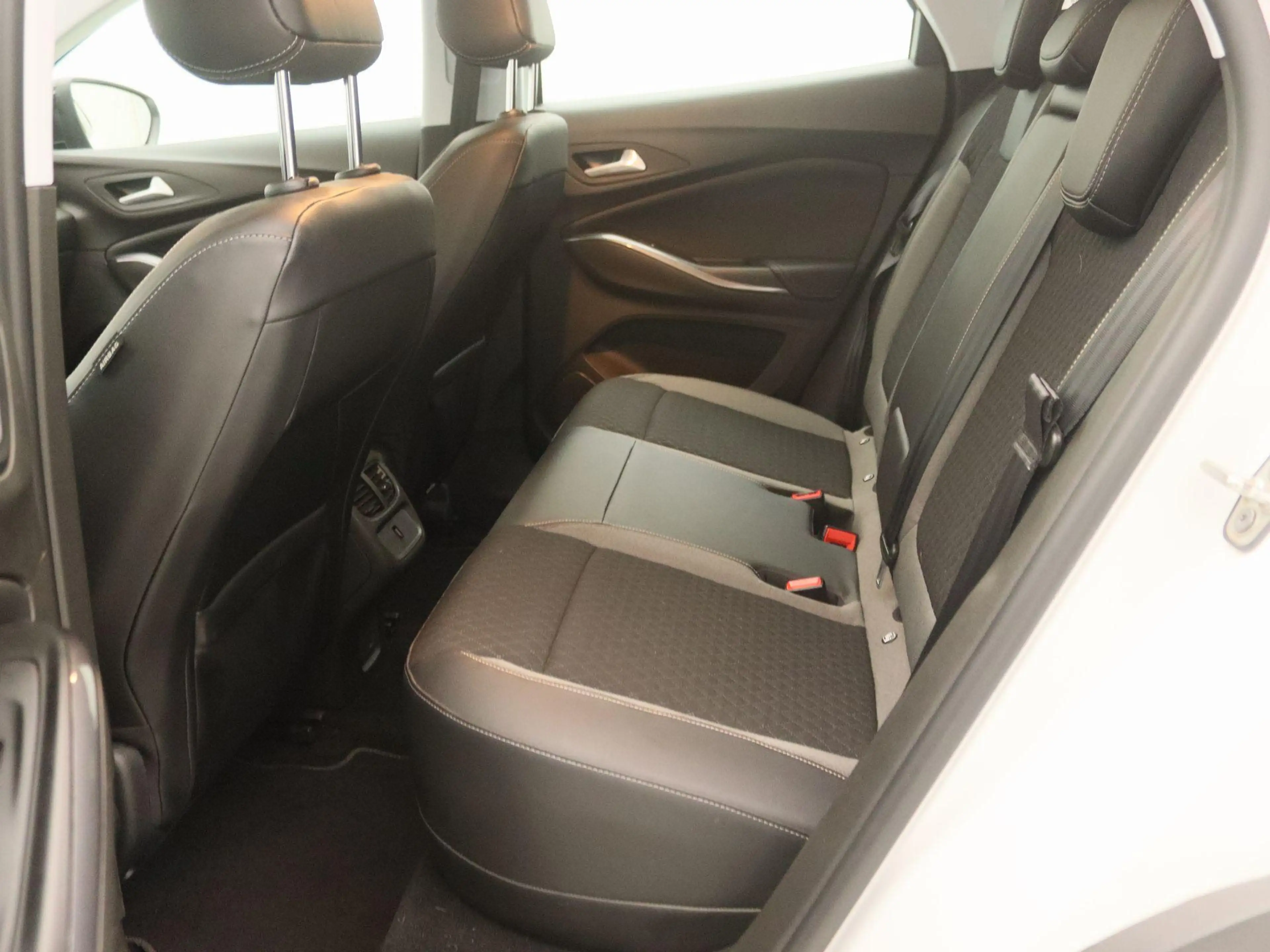 Opel Grandland X 1.6 Turbo Hybrid Business Elegance | Trekhaak | Ca — photo 13