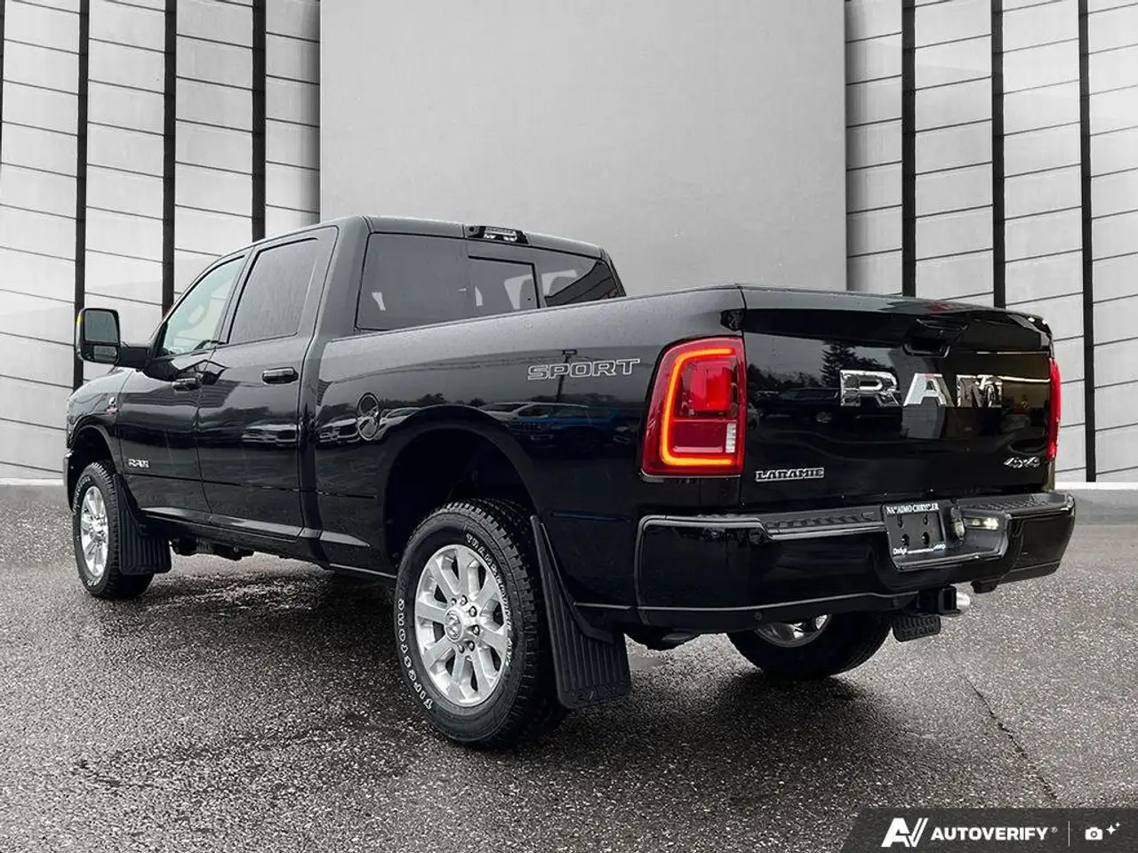 RAM 3500 снимка RAM 3500