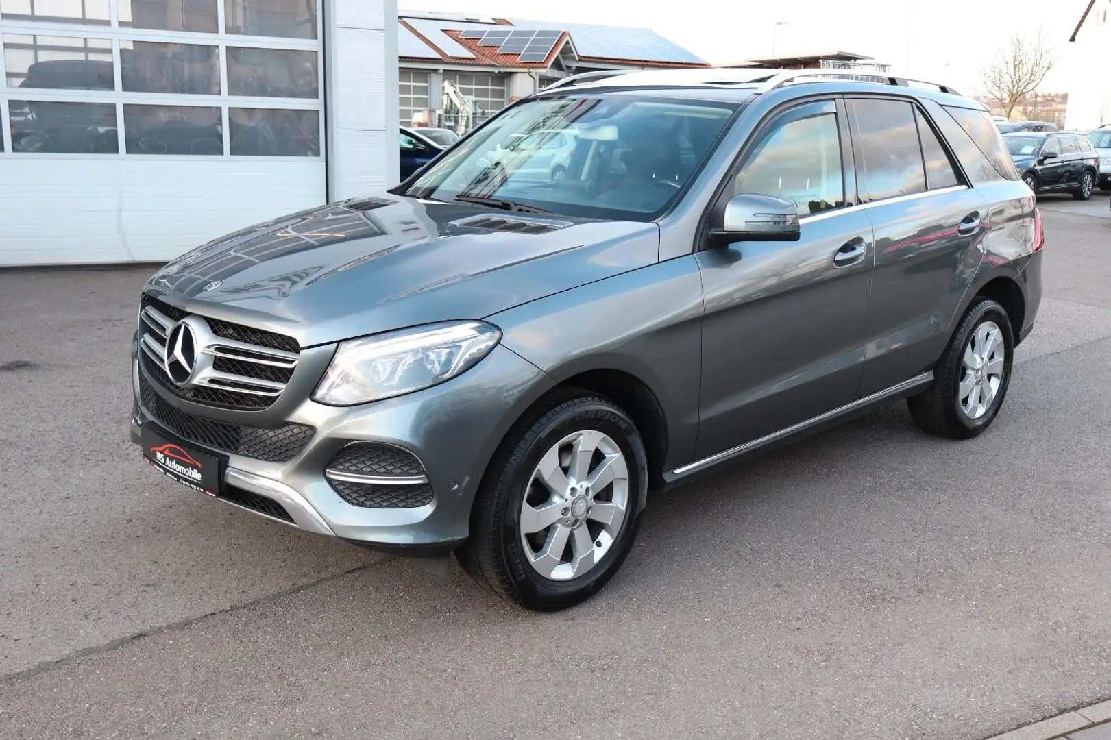 Mercedes-Benz GLE 350 d 4-Matic Comand_Kamera_LED_Glasdach_AHK Grau - 1
