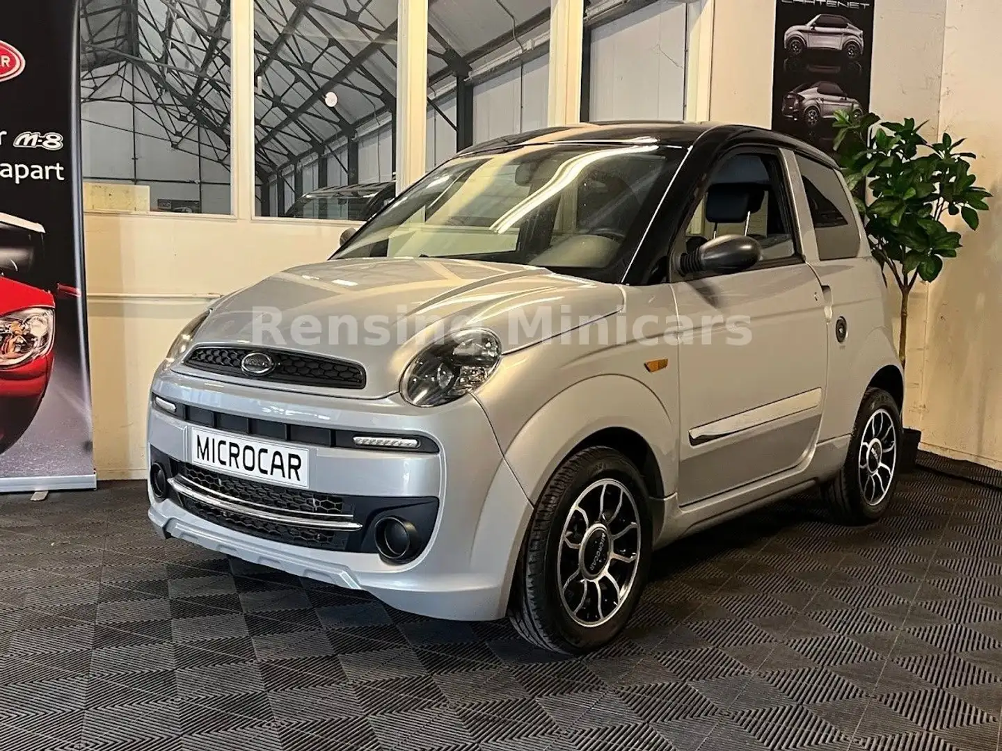 Microcar M.Go 2019 8 PS SILBERLINE Mopedauto 45 KM/H Silber - 2