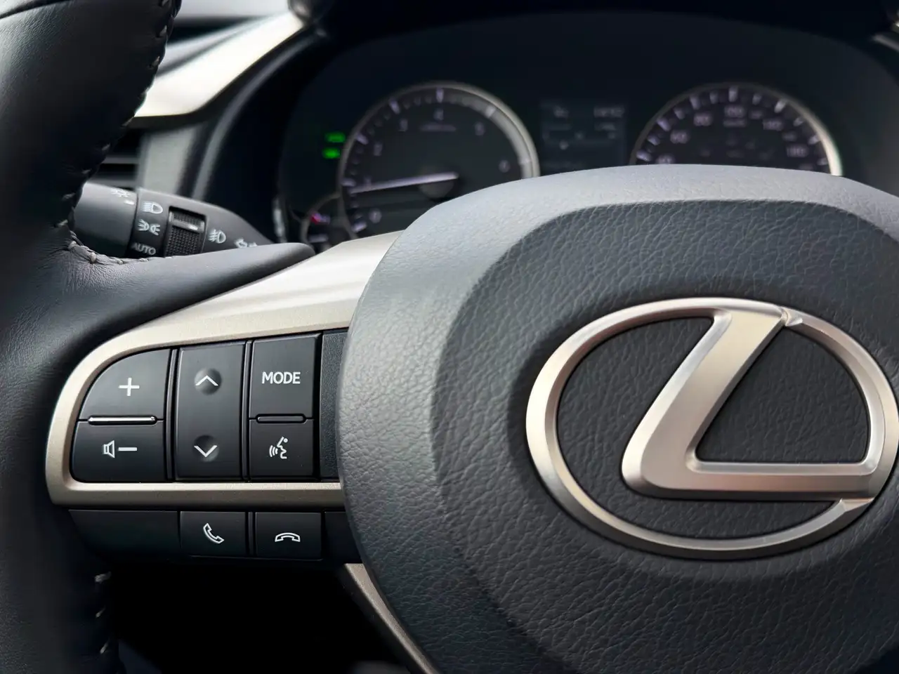 Lexus RX снимка Lexus RX