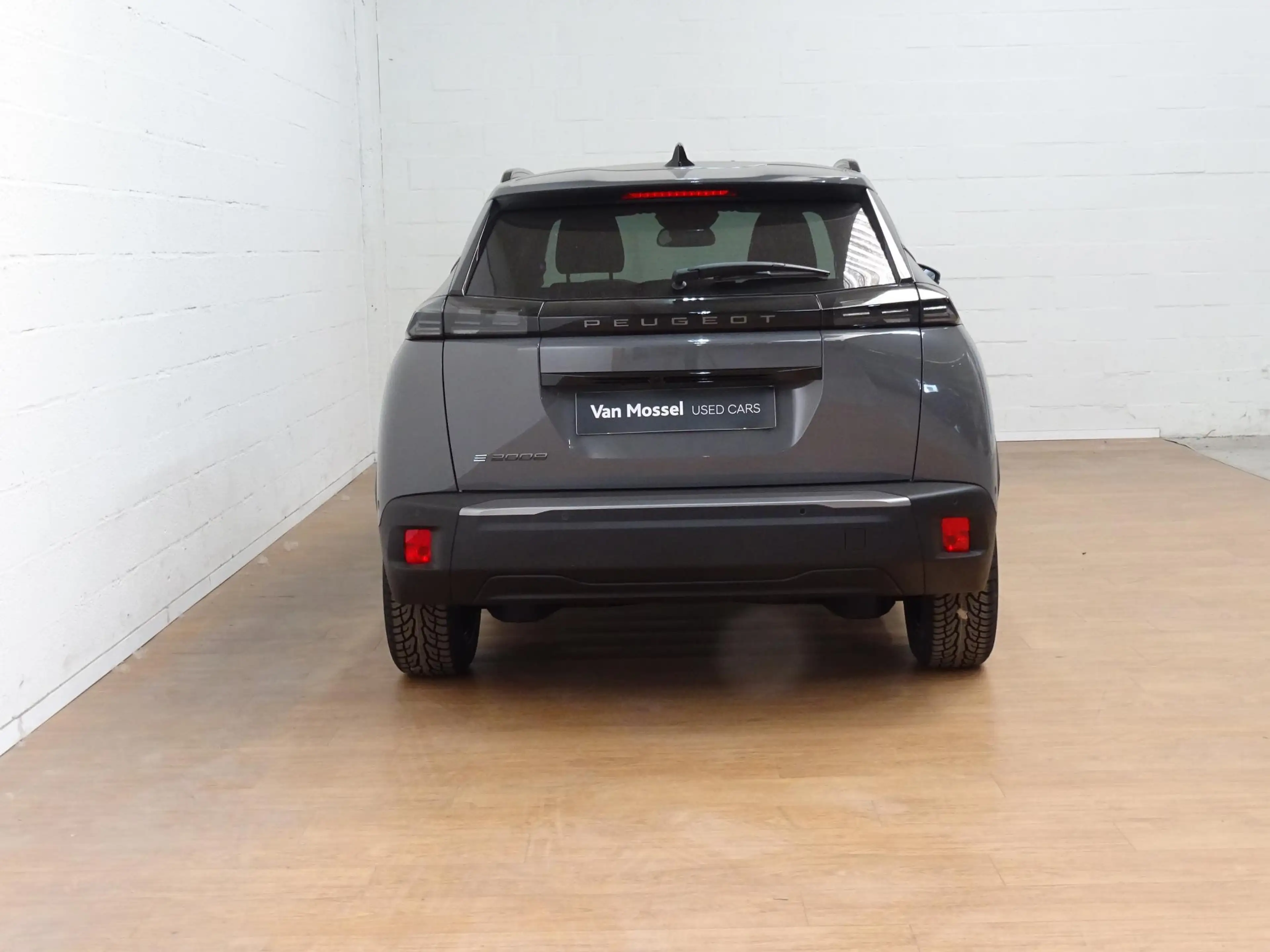 Peugeot e-2008 e-2008 115kW Allure — photo 10