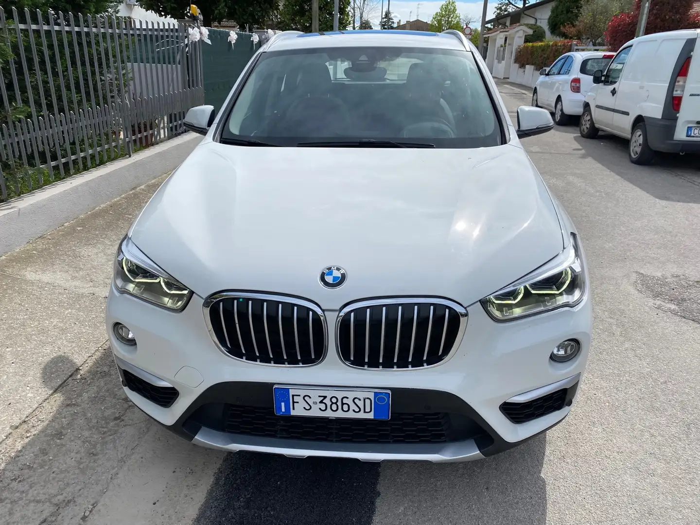 BMW X1 xdrive20d xLine auto Weiß - 1