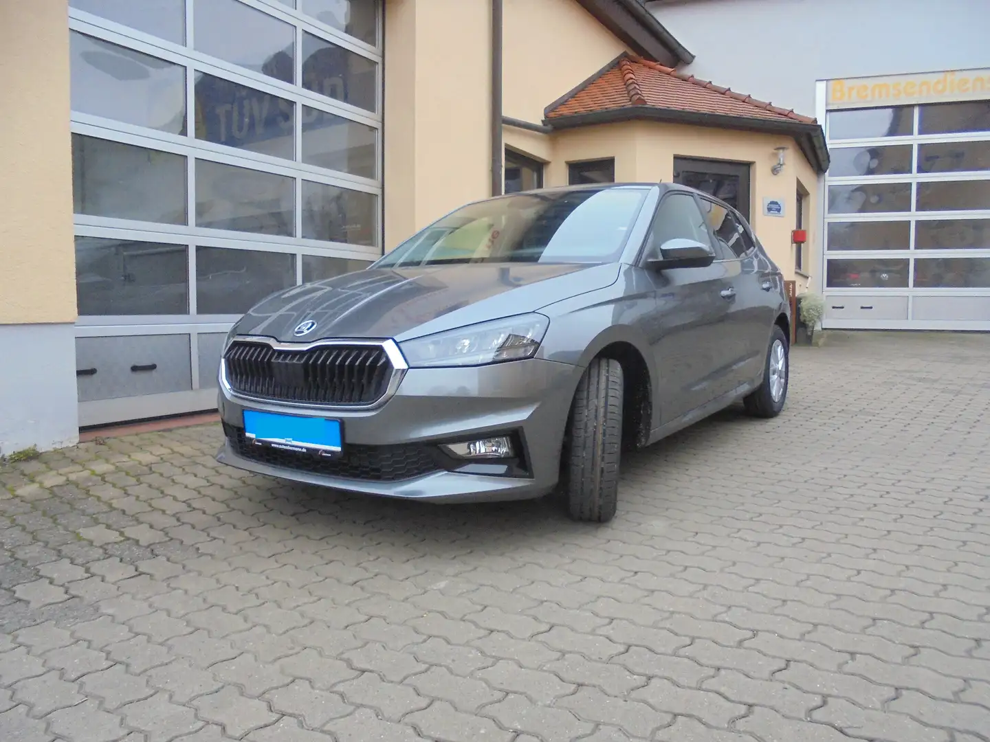 Skoda Fabia 1.0 TSI Selection LED Alu anschl.Garantie Grau - 1