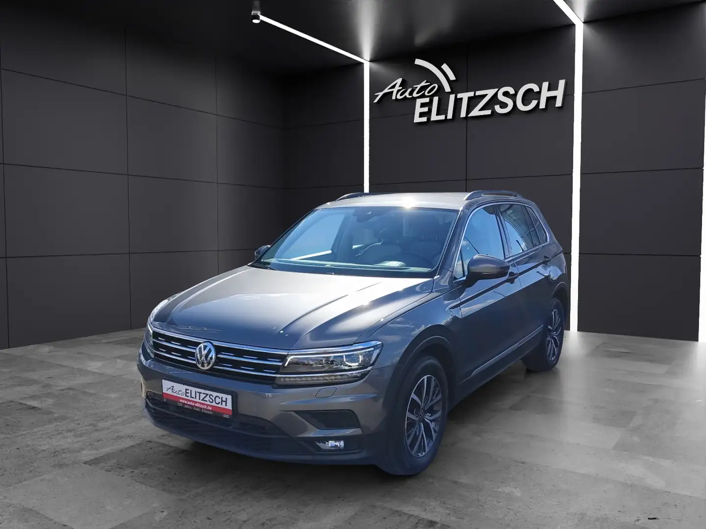 Volkswagen Tiguan TDI Comfortline LED AHK Navi HUD ACC PDC SH LM Grau - 2