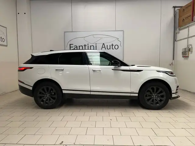 Land Rover Range Rover Velar view 2