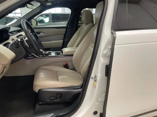 Land Rover Range Rover Velar view 8