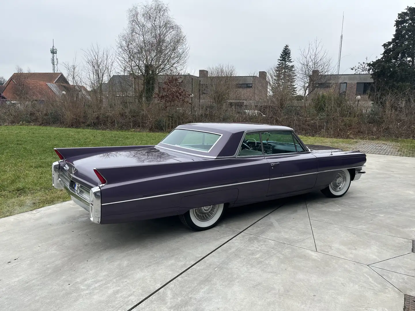 Cadillac Deville - 2