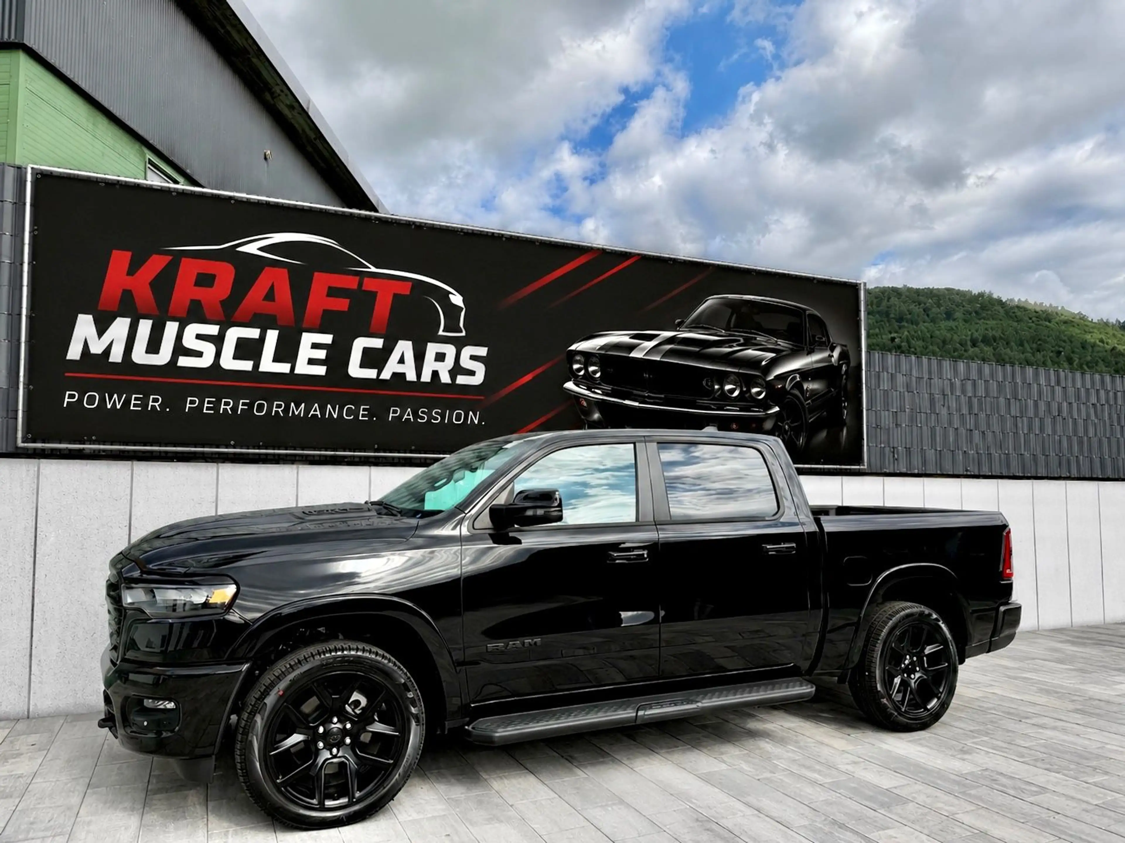 Dodge RAM 3.0 Hurrican Laramie Night-Harman+Panorama — photo 2