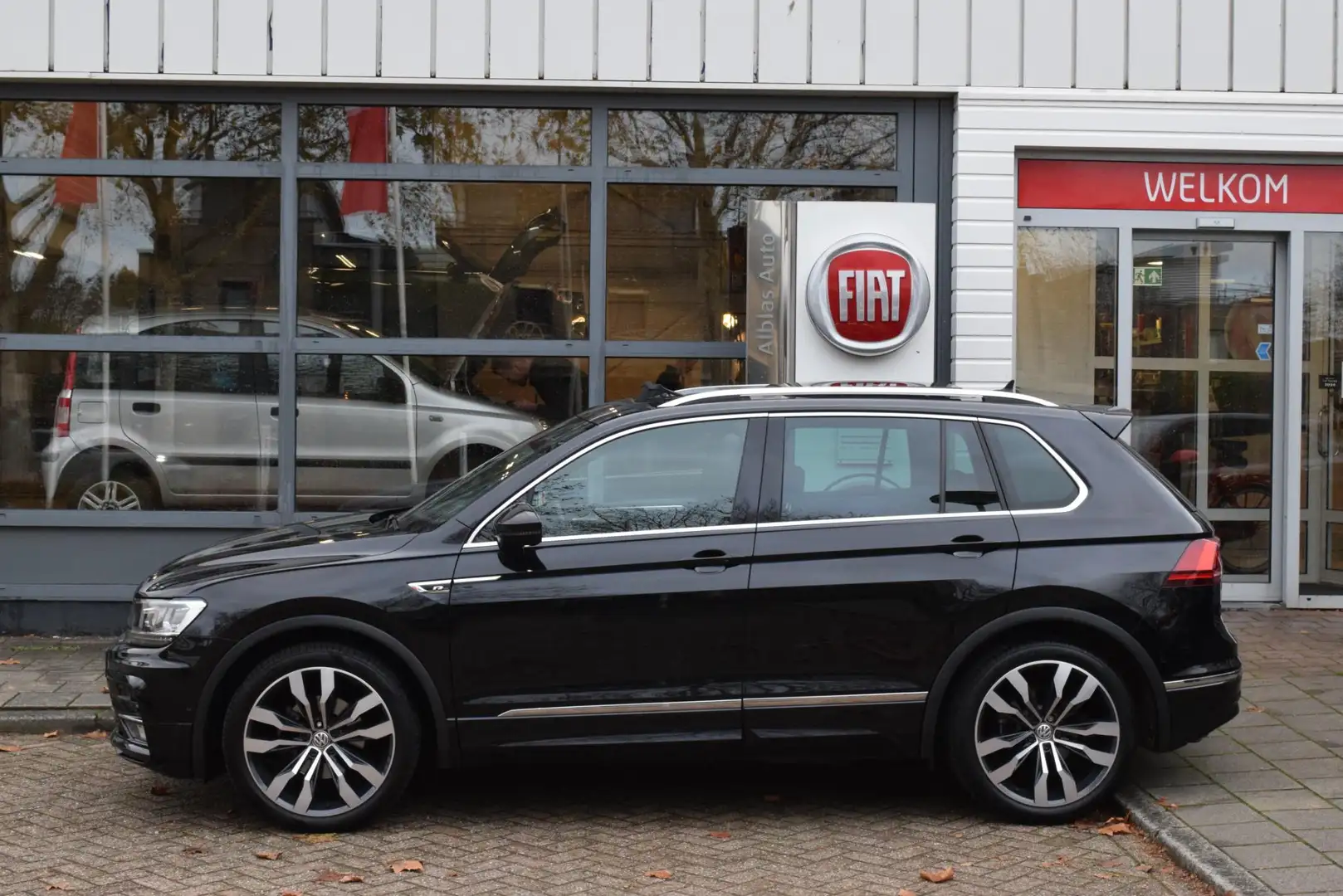 Volkswagen Tiguan 1.5 150pk R-Line|Dak|20"|Cam.|Elek.klep|Trekhk. Noir - 2
