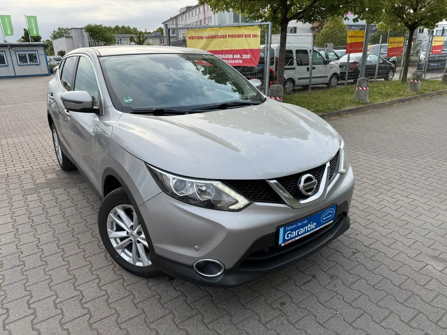 Nissan Qashqai 1.6 DIG T. ACENTA*6G*TEMP*SHZ*PDC*AHK*1H Plateado - 1