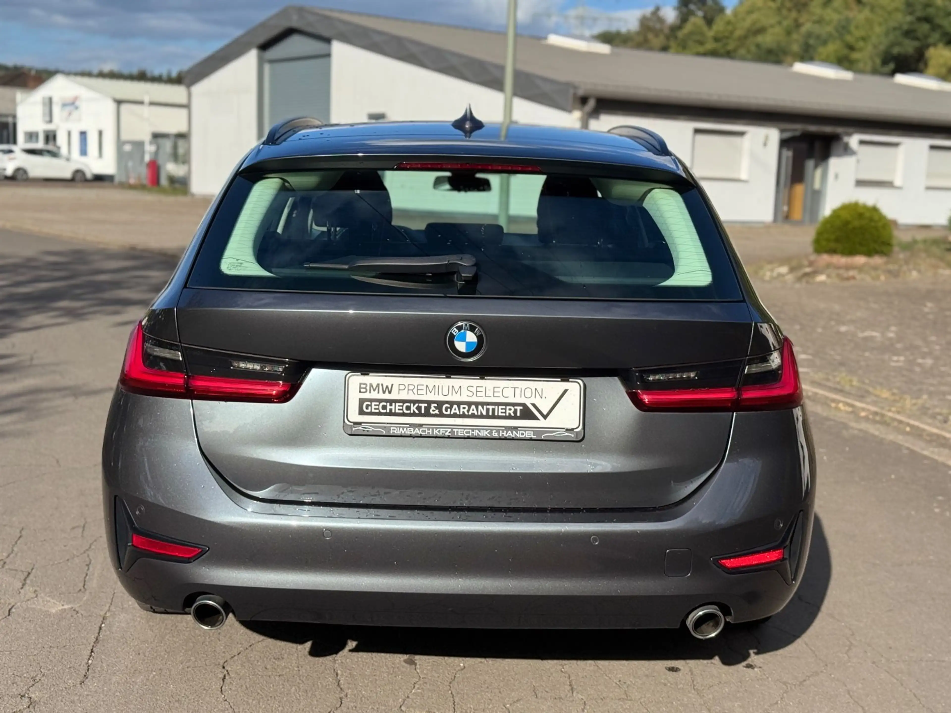 BMW 318 3 Touring 318 d Advantage — photo 6