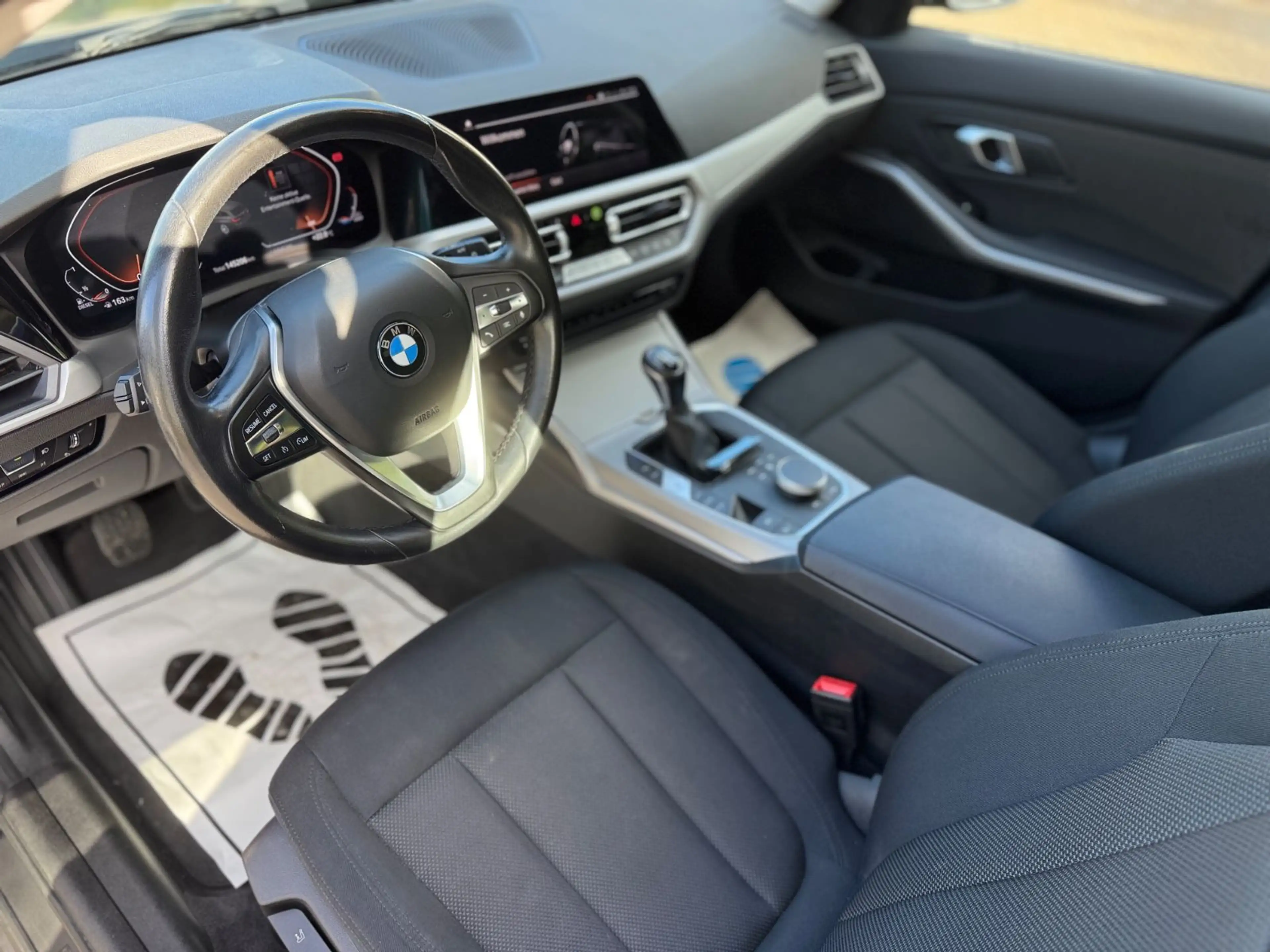 BMW 318 3 Touring 318 d Advantage — photo 8